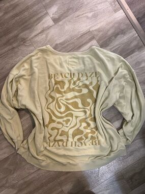 aerie Pale Yellow Crewneck Sweatshirt with Subtle Logo “Beach Daze”